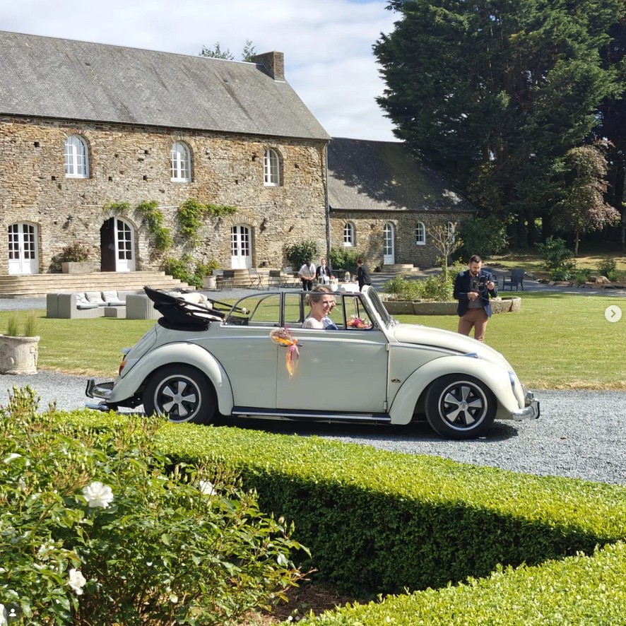 Nicolas et Audrey dans la coccinelle